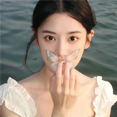 肮脏的黑袋子